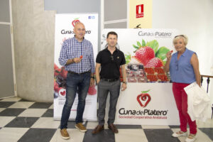 Cuna de Platero difunde las propiedades saludables de sus berries en las I Jornadas de Salud “Acercándonos”