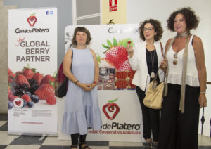 Cuna de Platero difunde las propiedades saludables de sus berries en las I Jornadas de Salud “Acercándonos”