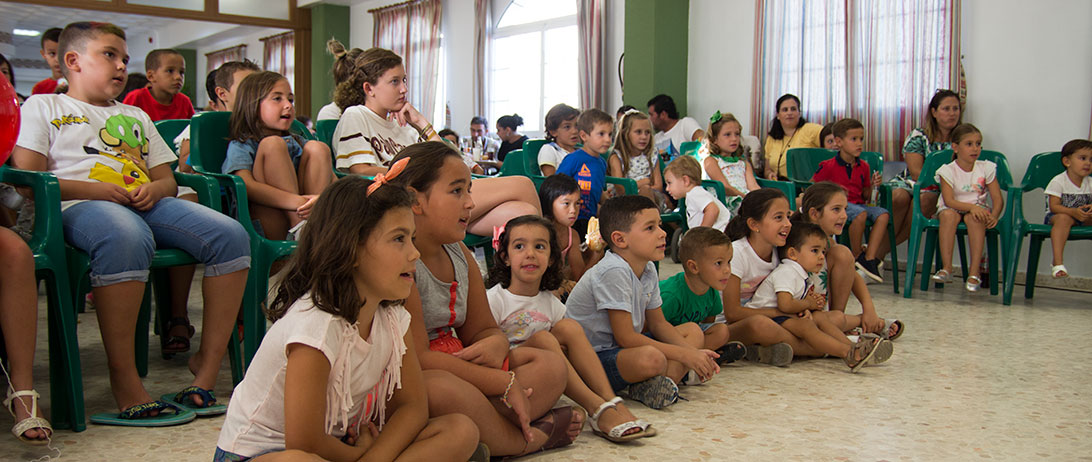 Cuna de Platero celebra una jornada de convivencia con más de 150 niños de socios y trabajadores