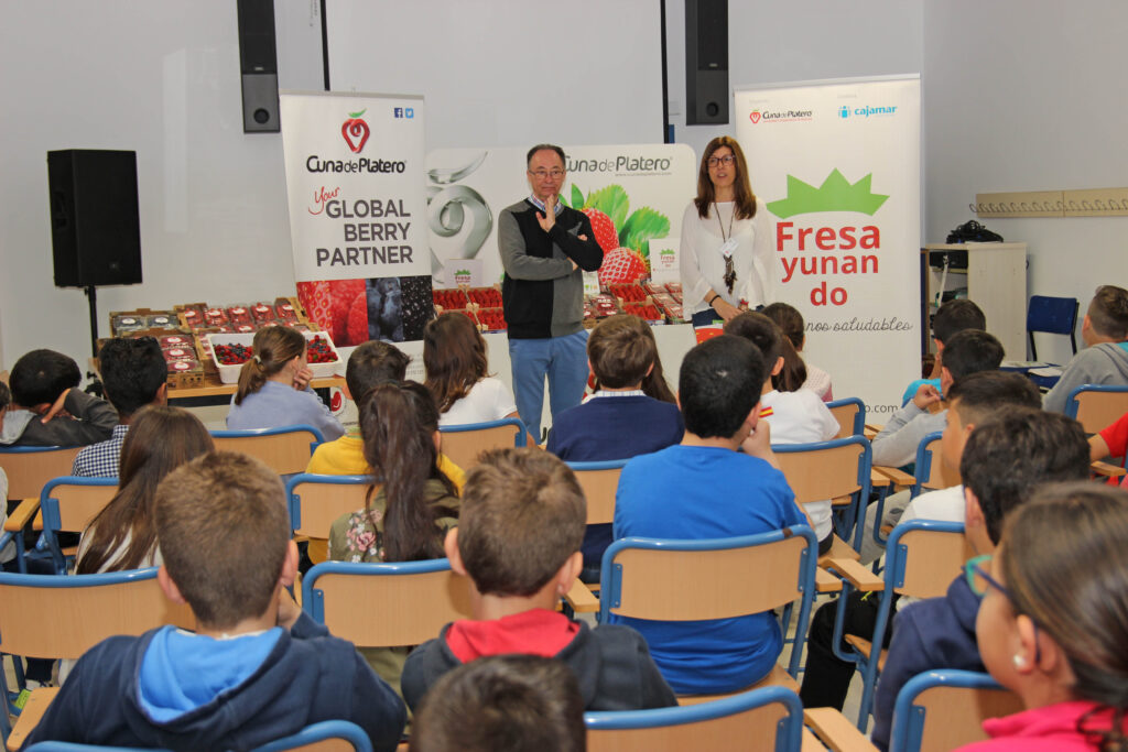 Cuna de Platero acerca la cuarta edición de su programa de educación alimentaria “Fresayunando” a 2.500 niños