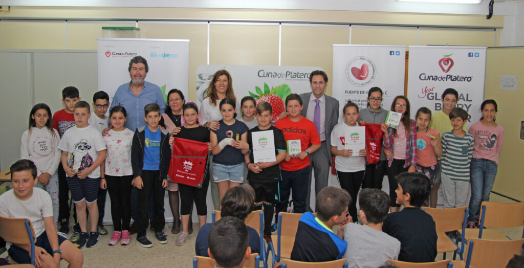 Cuna de Platero clausura la IV edición de “Fresayunando” con la participación de 2.500 niñosCuna de Platero clausura la IV edición de “Fresayunando” con la participación de 2.500 niños